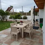 Dom wakacyjny House By The Sea Ejo