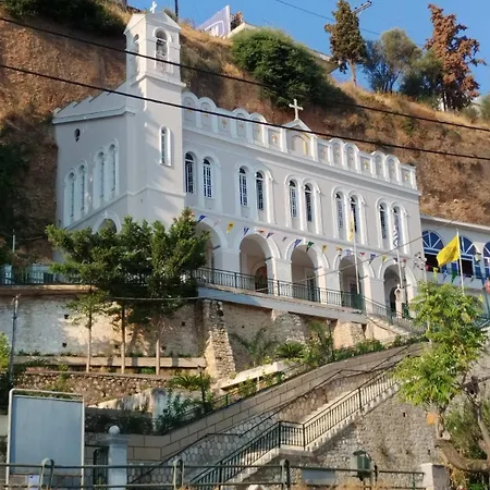 House By The Sea בית נופש *